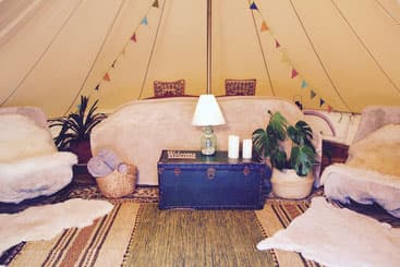 最大4名宿泊可能!おしゃれなテント