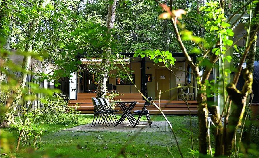 プライベートガーデン付きトレーラーキャビン