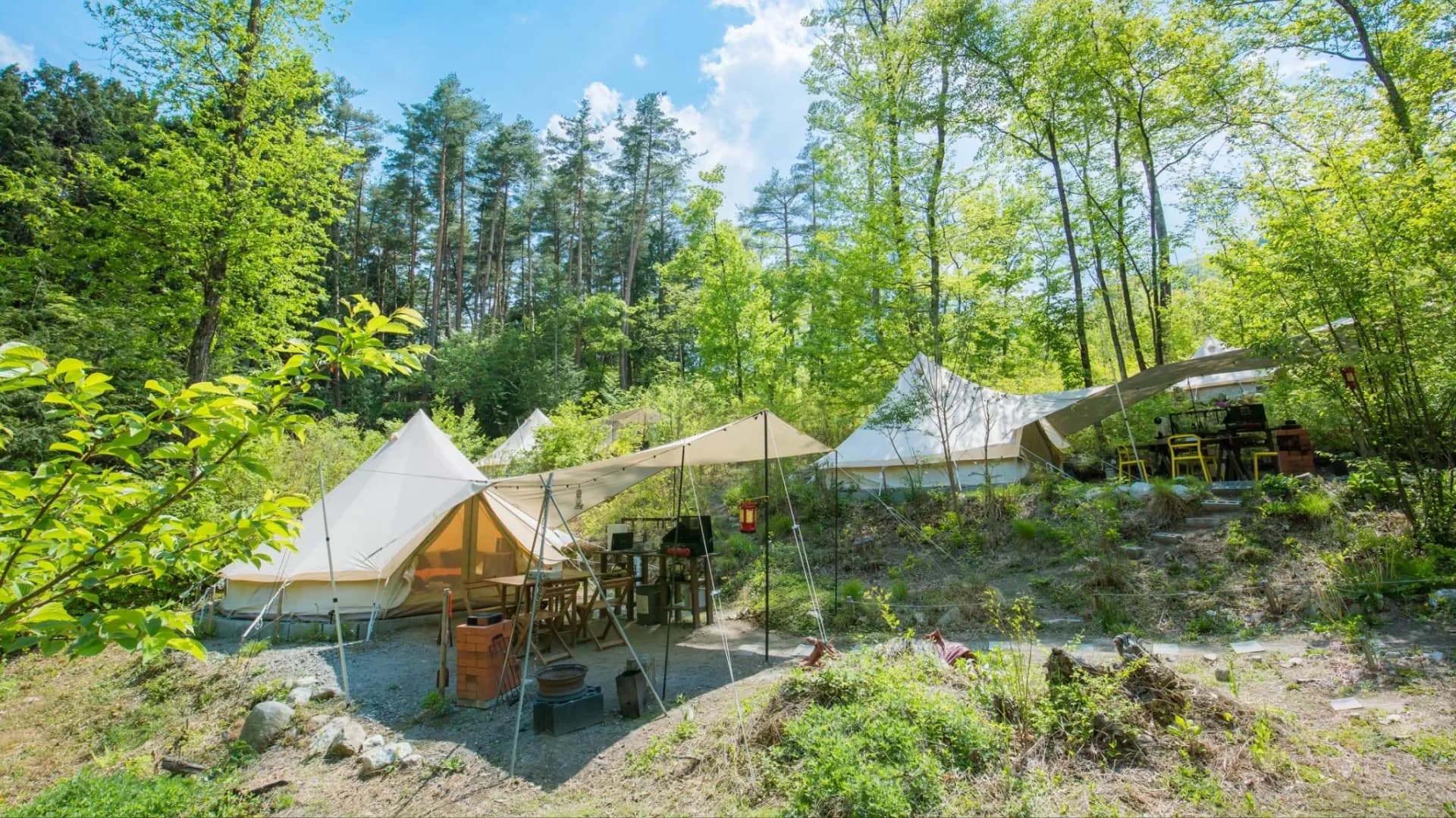 FLORA Campsite in the Natural Garden